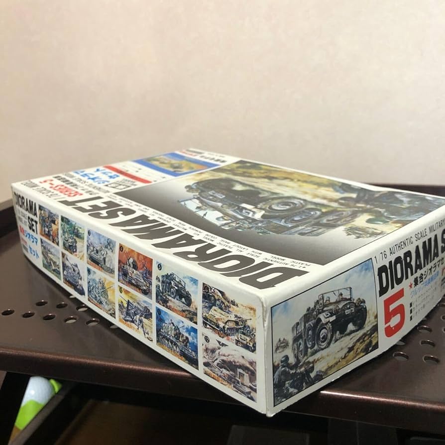 Amazon.co.jp: 99 アリイ 1/76 クルップ兵員輸送車 集合ジオラマ